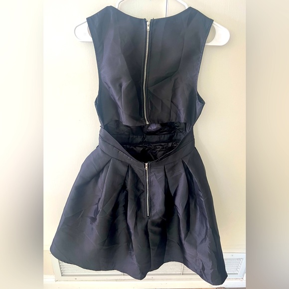 Maniju Black Short Sexy A-Line Dress With Open Back Special Occasion Size S - Picture 3 of 7